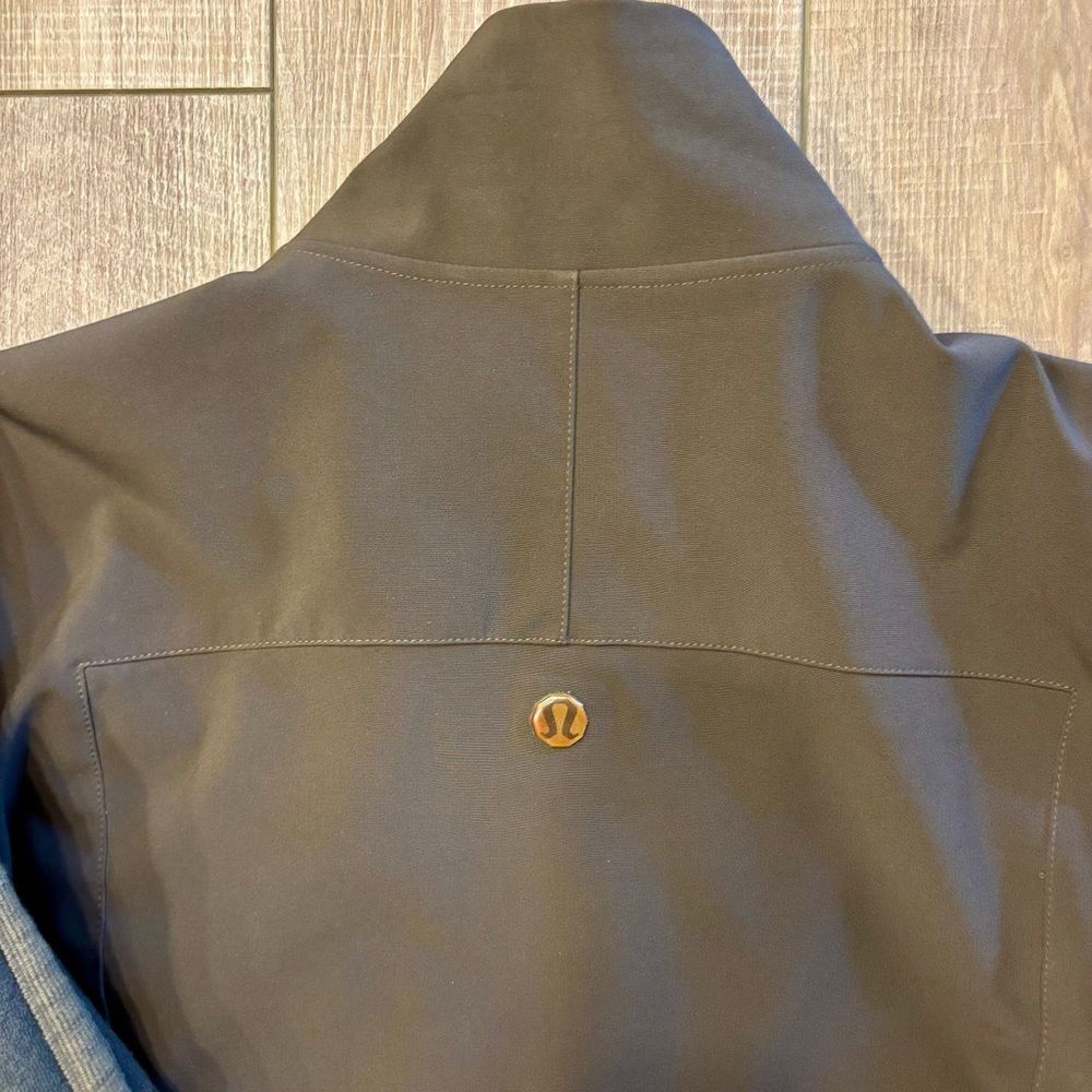 Lululemon Jacket - Picture 6 of 9